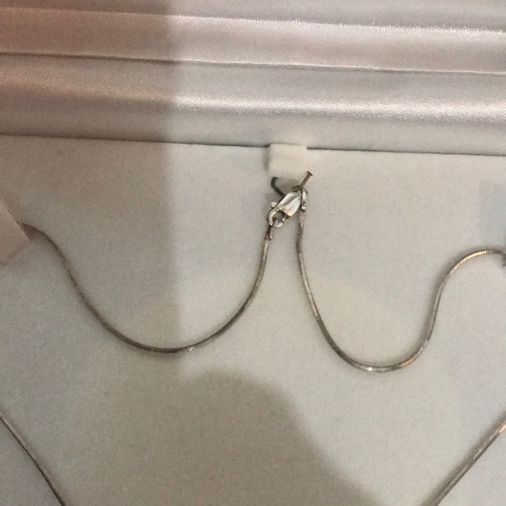 EUC Silver Butterfly Necklace - Picture 6 of 6